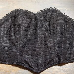 Chic Black Lace Bandeau